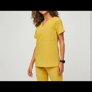 WOMENS FIGS GOLD XS CATARINA TOP